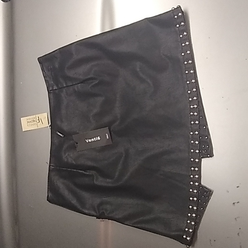 Skirt - Picture 2 of 3